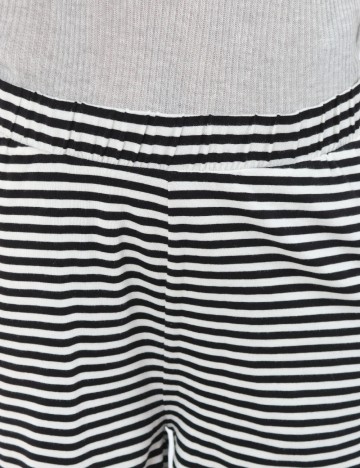 Pantaloni scurti Vero Moda, alb/negru