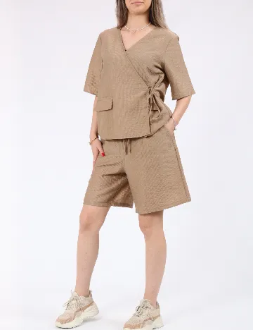 Pantaloni scurti Vero Moda, maro
