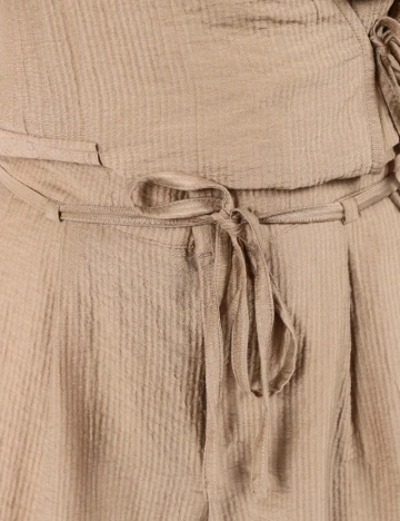 Pantaloni scurti Vero Moda, maro