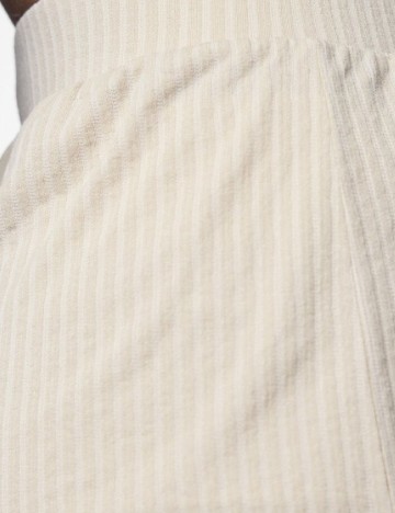 Pantaloni scurti Pieces, crem