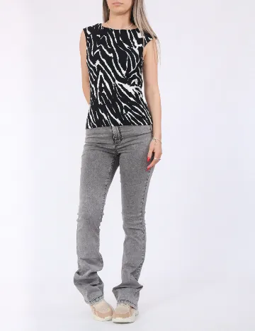 Maiou Pieces, negru