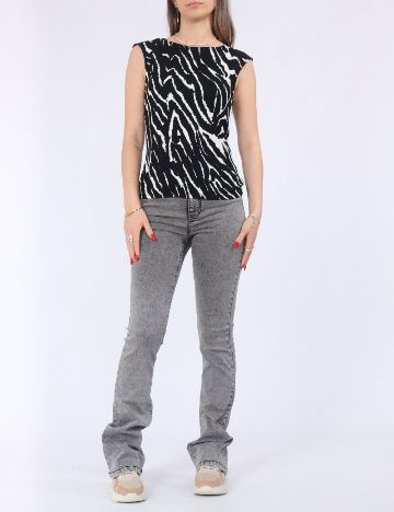 Maiou Pieces, negru