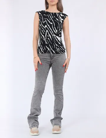 Maiou Pieces, negru