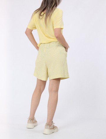 Pantaloni scurti Vero Moda, galben