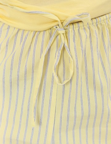Pantaloni scurti Vero Moda, galben