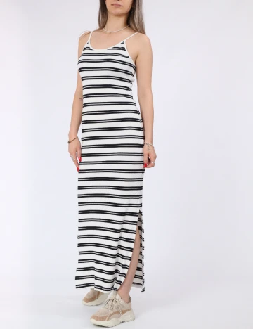 Rochie lunga Pieces, alb/negru