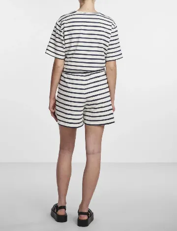 Pantaloni scurti Pieces, ecru