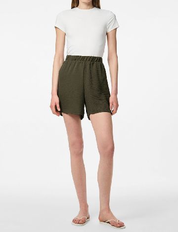Pantaloni scurti Pieces, verde