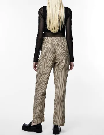 Pantaloni Pieces, maro