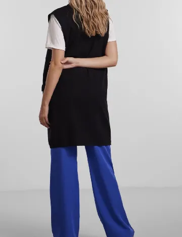 Vesta Pieces, negru