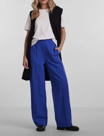 Vesta Pieces, negru