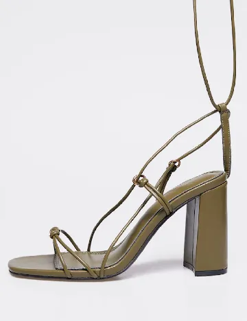 Sandale PRETTYLITTLETHING, verde
