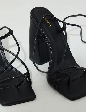 Sandale PRETTYLITTLETHING, negru