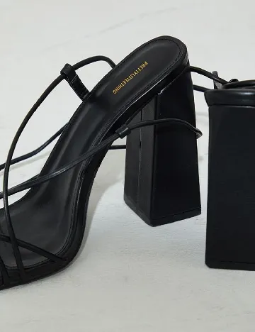 Sandale PRETTYLITTLETHING, negru