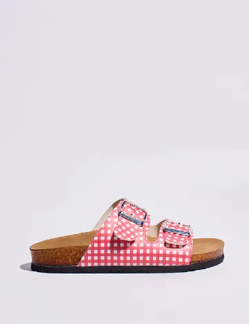 Slapi PRETTYLITTLETHING, rosu