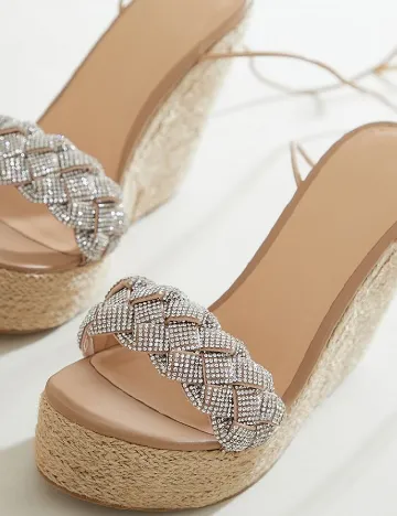Sandale PRETTYLITTLETHING, maro