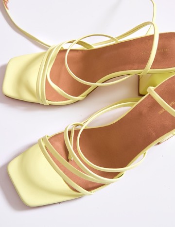 Sandale PRETTYLITTLETHING, verde