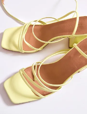 Sandale PRETTYLITTLETHING, verde