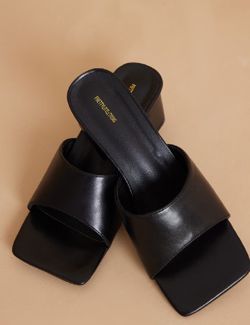 Saboti PRETTYLITTLETHING, negru