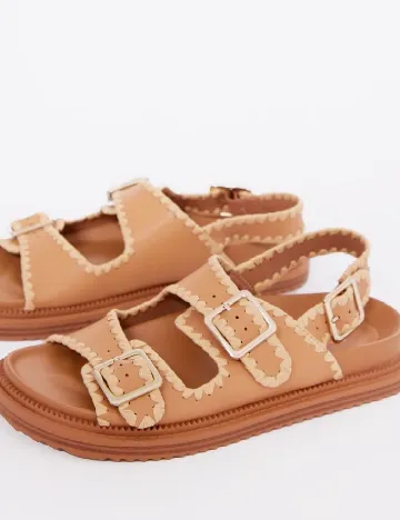 Sandale PRETTYLITTLETHING, maro