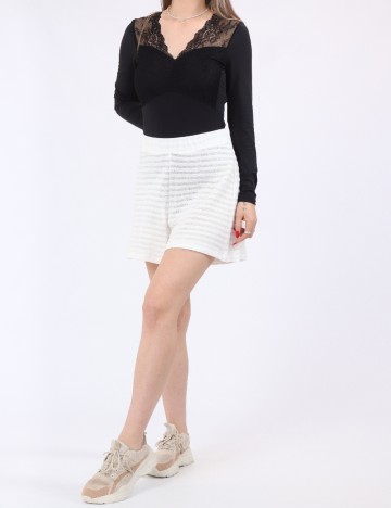 Pantaloni scurti Pieces, alb