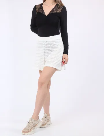Pantaloni scurti Pieces, alb