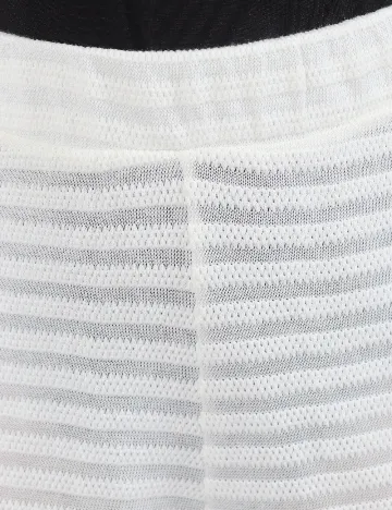 Pantaloni scurti Pieces, alb