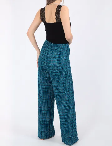 Body Pieces, negru