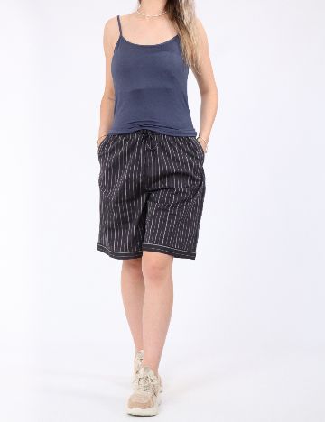 Pantaloni scurti Vero Moda, gri inchis