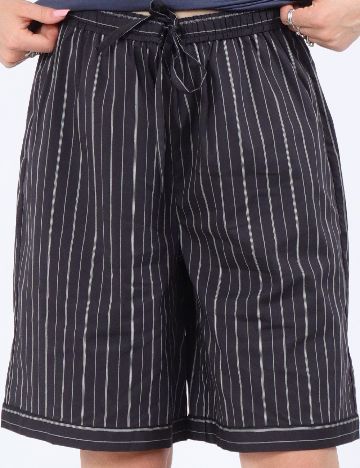 Pantaloni scurti Vero Moda, gri inchis