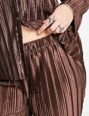 Pantaloni Urban Threads Plus Size, maro