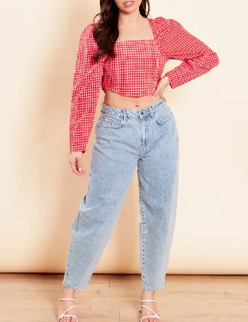 Top Wednesday sgirl, rosu