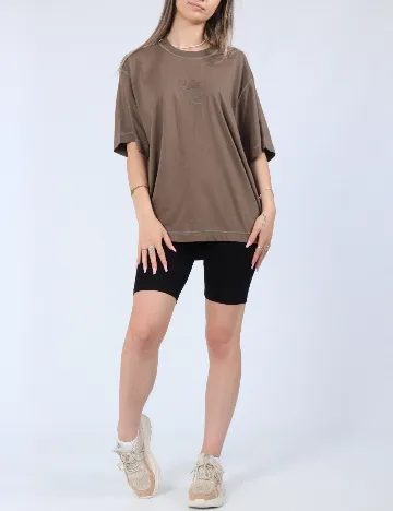 Tricou Only, maro