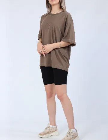 Tricou Only, maro