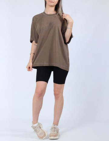 Tricou Only, maro