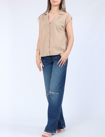 Camasa Pieces, maro