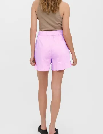 Pantaloni scurti Vero Moda, mov