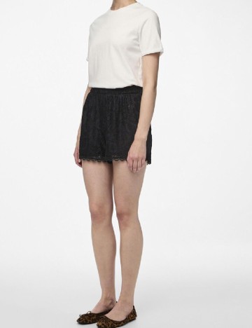 Pantaloni scurti Pieces, negru