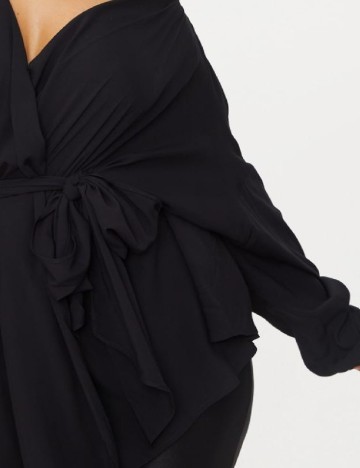 Camasa PRETTYLITTLETHING Plus Size, negru