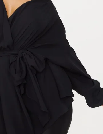 Camasa PRETTYLITTLETHING Plus Size, negru