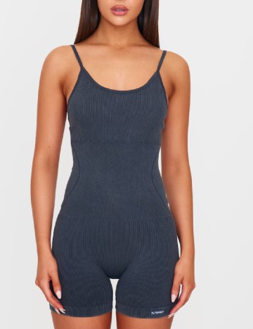 Salopeta PRETTYLITTLETHING, gri