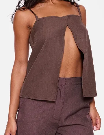 Bluza PRETTYLITTLETHING, maro