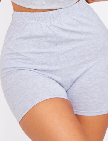 Pantaloni scurti PRETTYLITTLETHING, gri