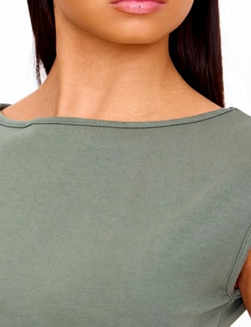 Top PRETTYLITTLETHING, verde