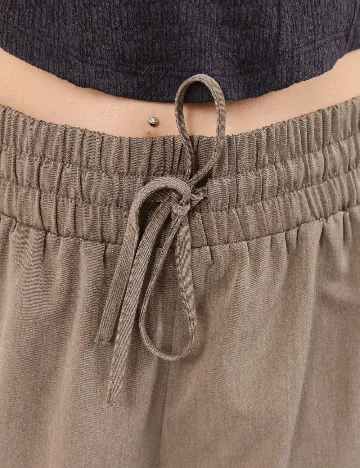 Pantaloni scurti Noisy May, maro