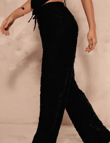 Pantaloni PRETTYLITTLETHING, negru