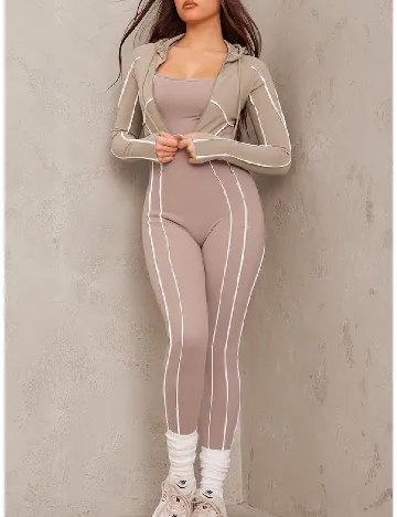 Hanorac PRETTYLITTLETHING, bej Crem
