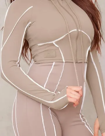 Hanorac PRETTYLITTLETHING, bej Crem