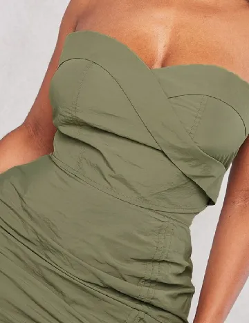 Top PRETTYLITTLETHING, verde