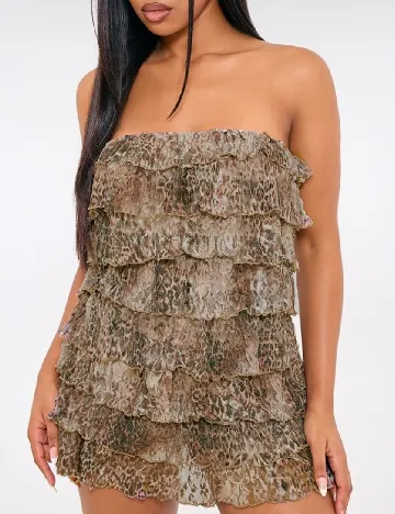 Salopeta PRETTYLITTLETHING, maro